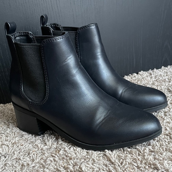 a new day Shoes - Black Ankle Boots